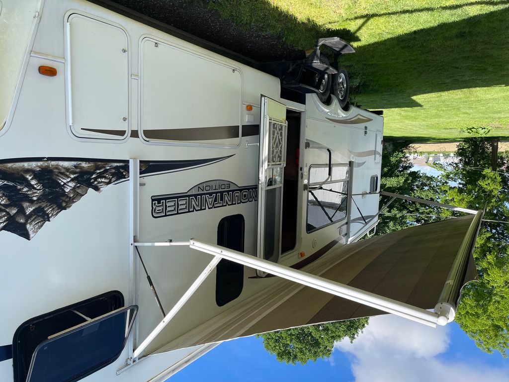 2010 Keystone Montana Mountaineer 295RKD - National Vehicle