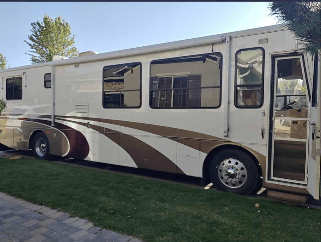 ［X］ 1999 Alpine Motorhomes 36FD - National Vehicle