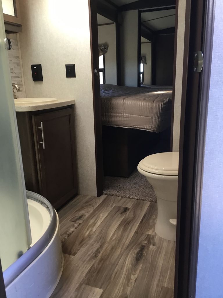 2018 Keystone Cougar X-Lite 33SAB - National Vehicle