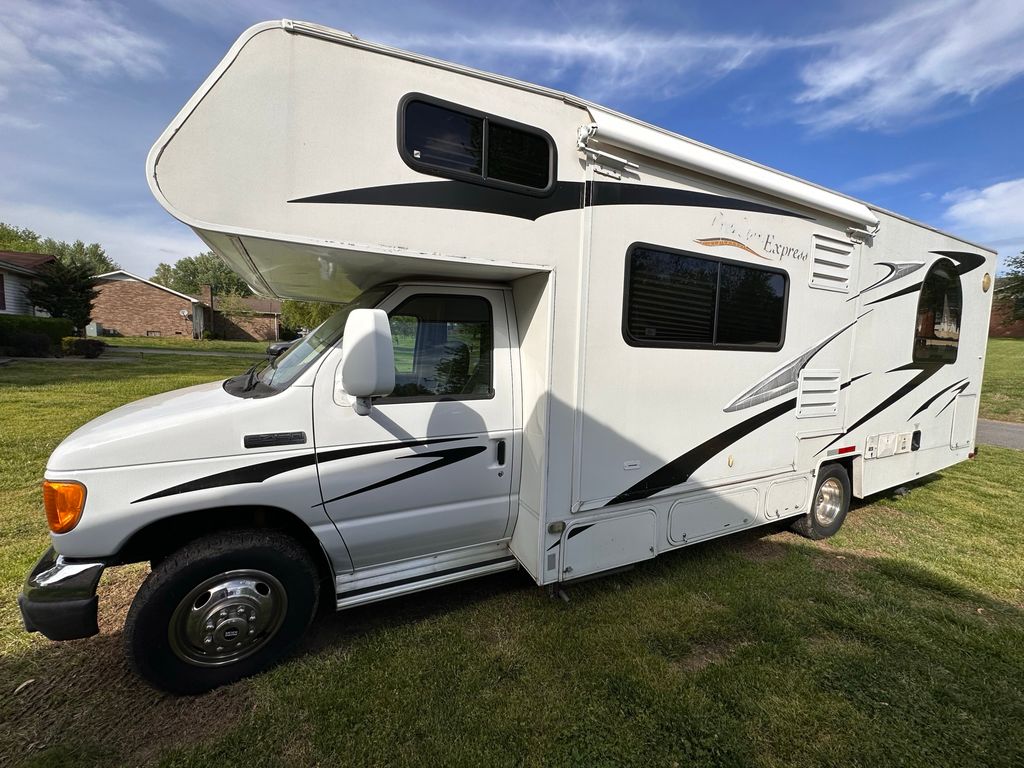 デュエルマスターズ 2008 Coachmen Freedom Express 26SO - National Vehicle