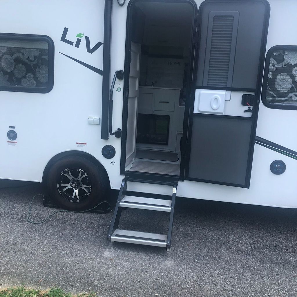 2022 International RV LIV 19BH - National Vehicle