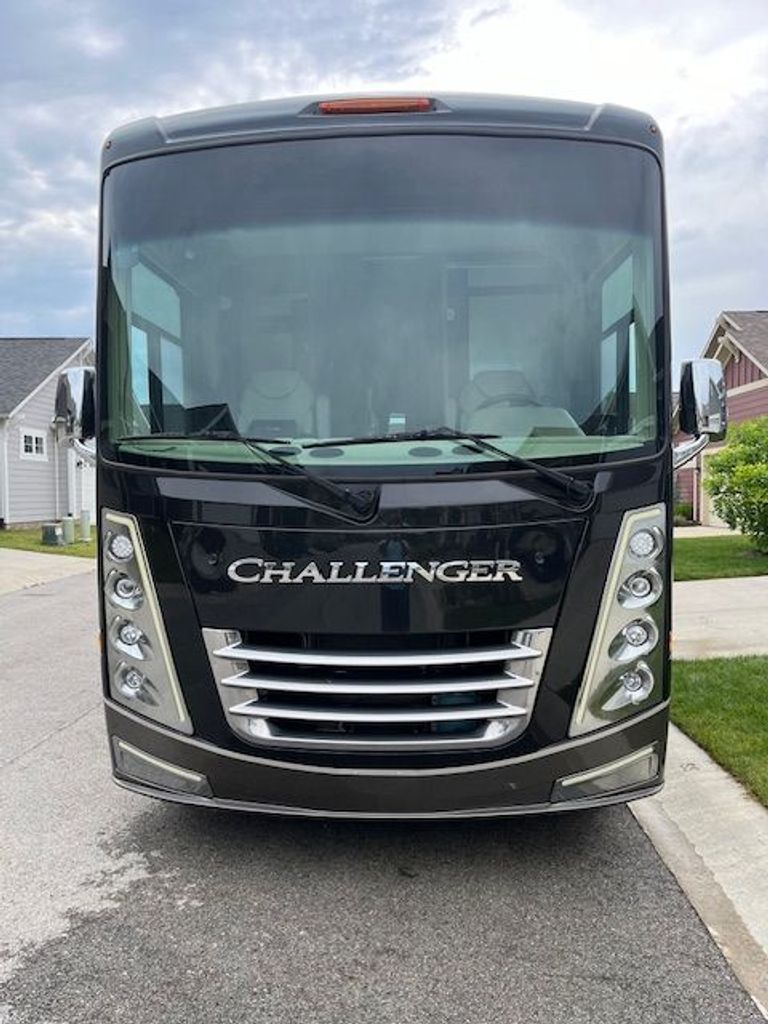 2022 Thor Motor Coach Challenger 35MQ - National Vehicle