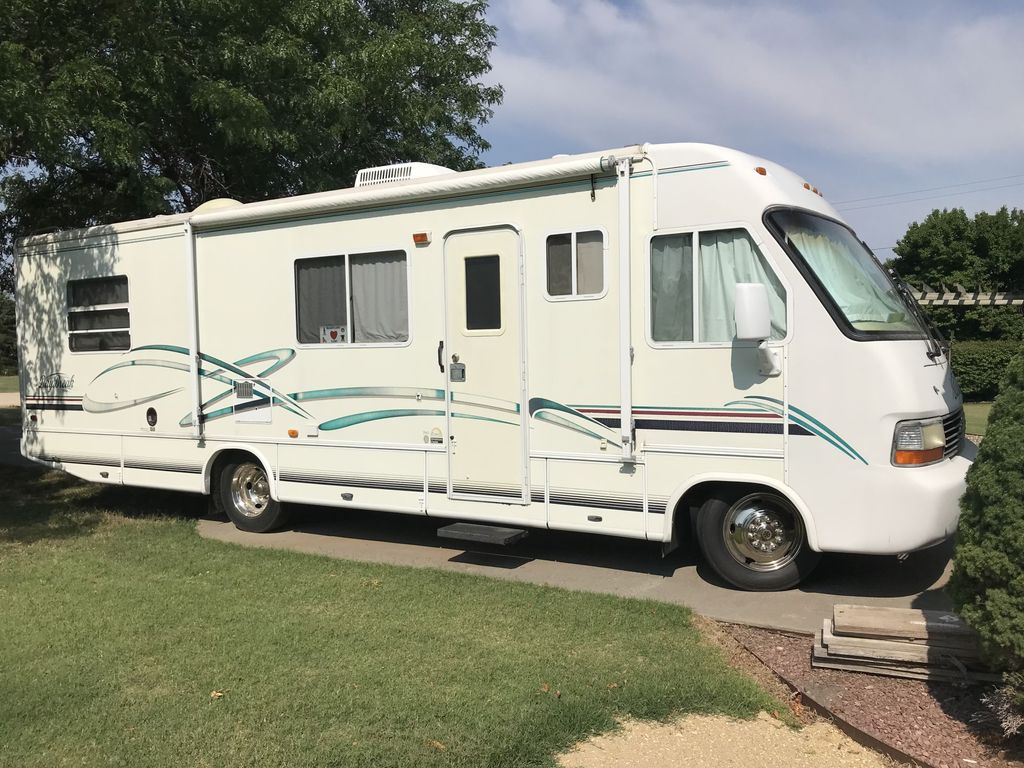2000 Damon Daybreak 2960 - National Vehicle