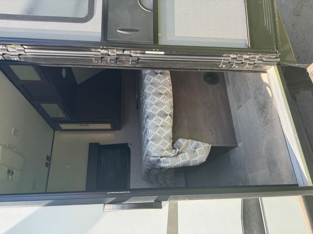 2021 Dutchmen Coleman Light 2715RL - National Vehicle