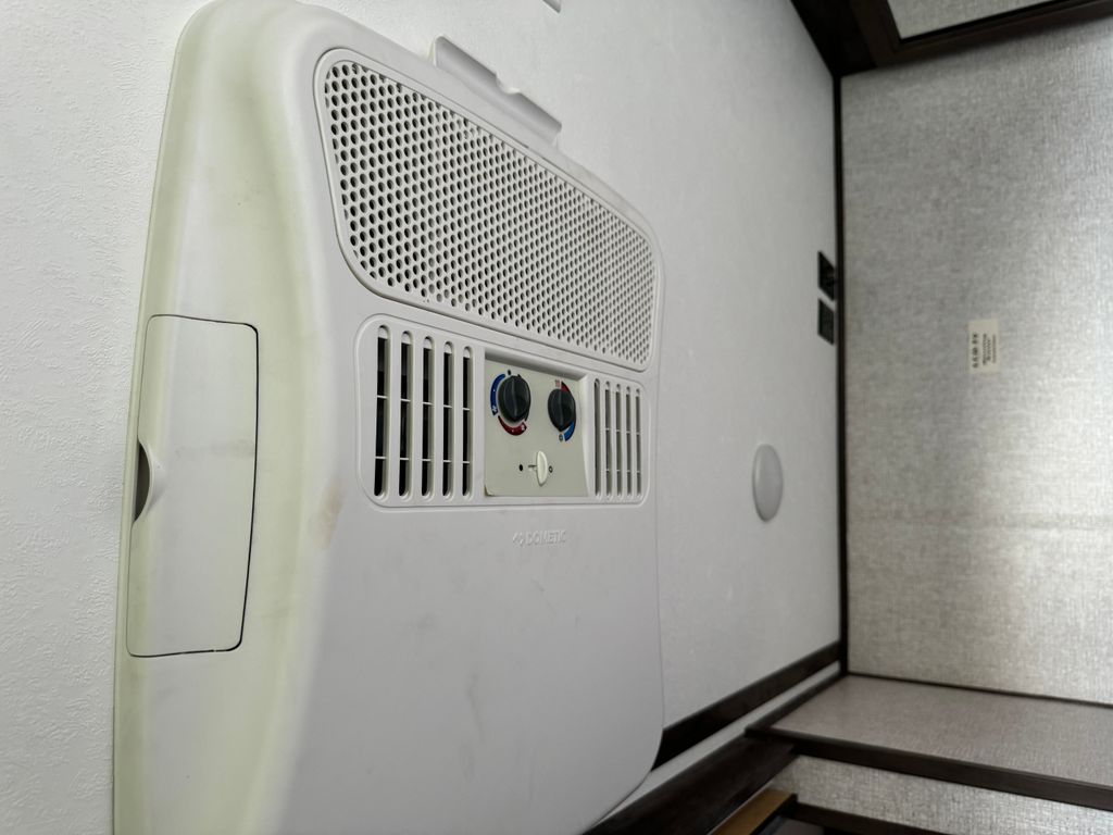 2021 Dutchmen Coleman Light 2715RL - National Vehicle