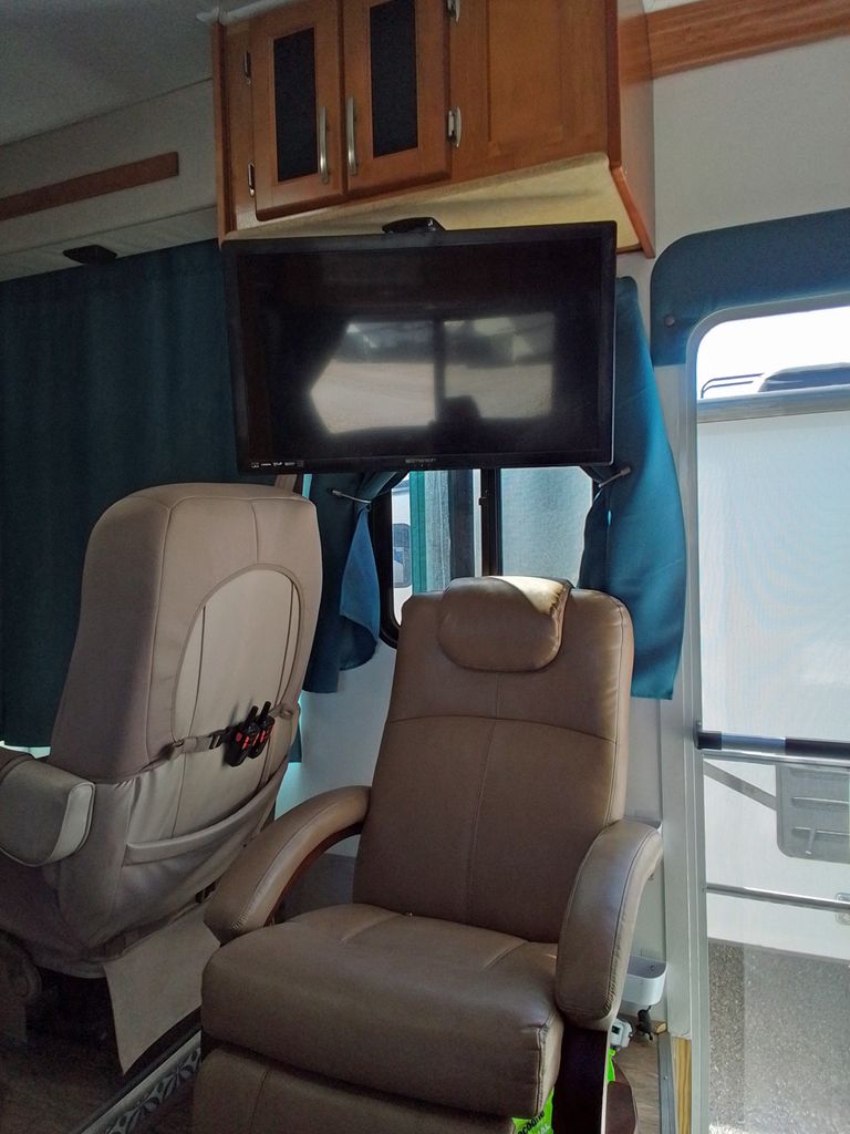 2004 Gulf Stream Sun Voyager 8378 - National Vehicle