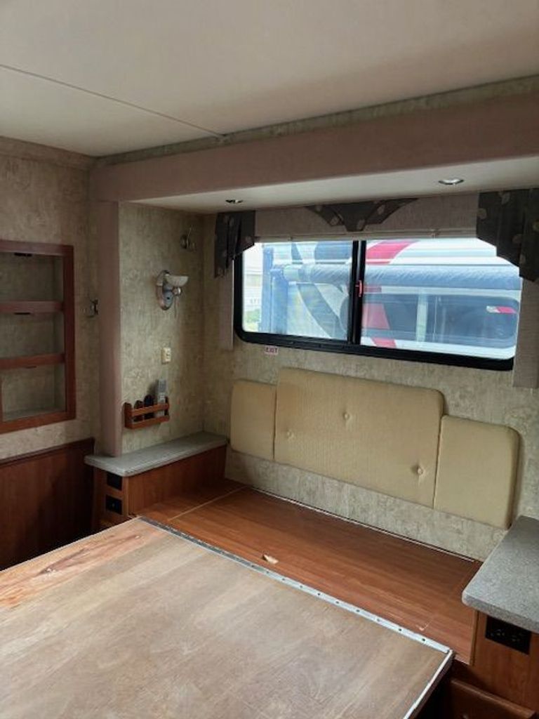 2007 National RV Dolphin 6367LX - National Vehicle