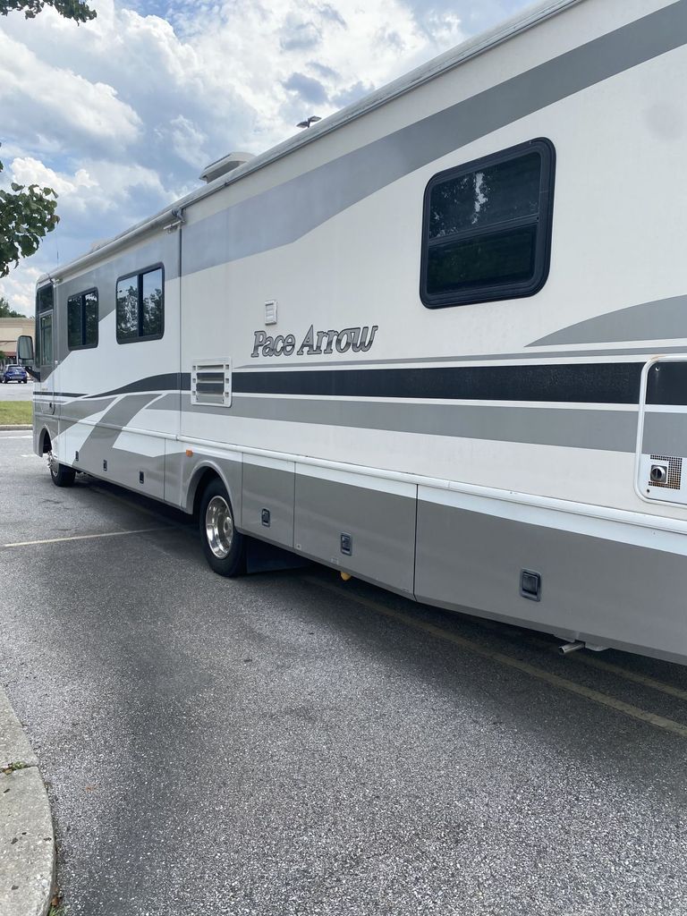 2002 Pace-Arrow Motorhome 37A - National Vehicle