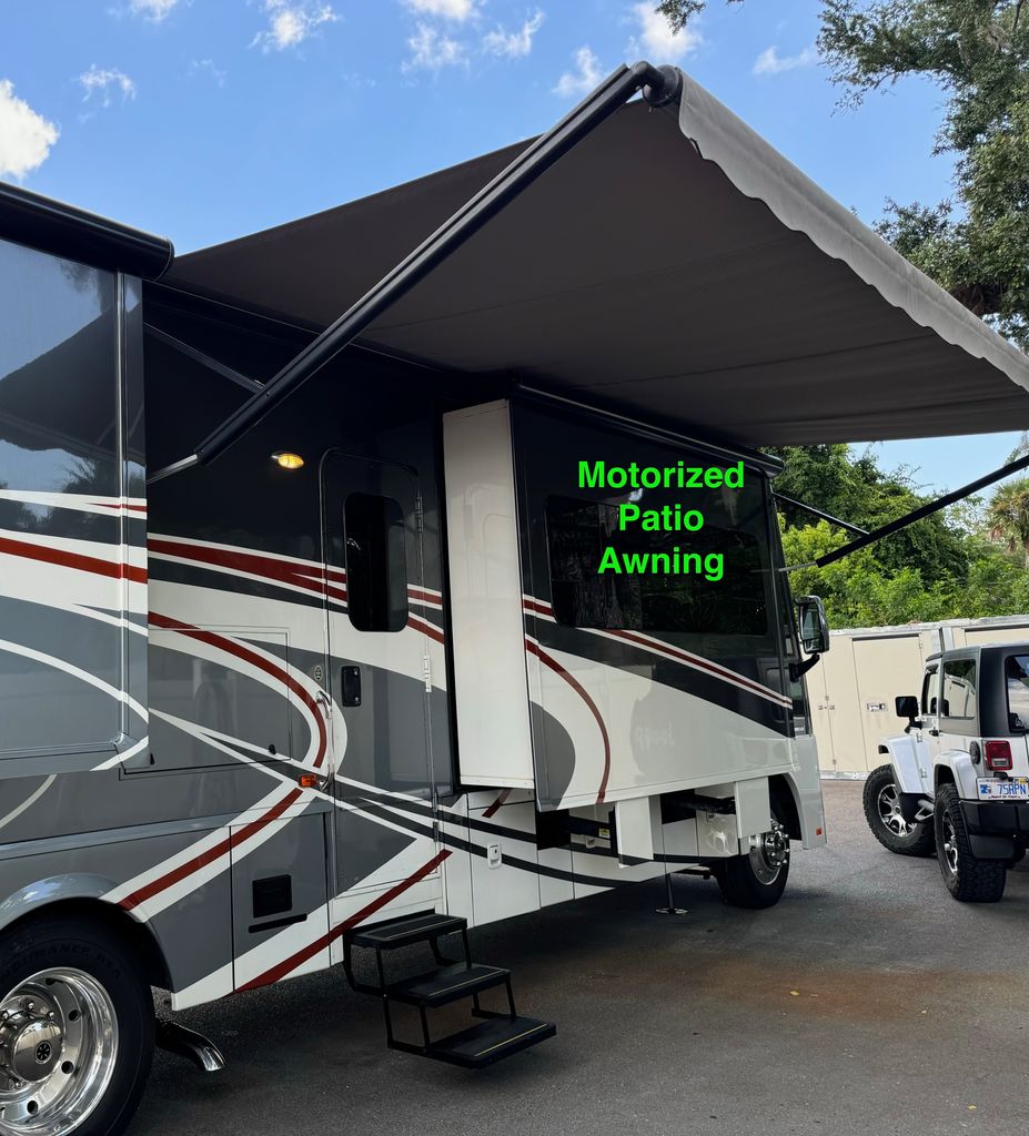 2016 Winnebago Suncruiser 37F - National Vehicle