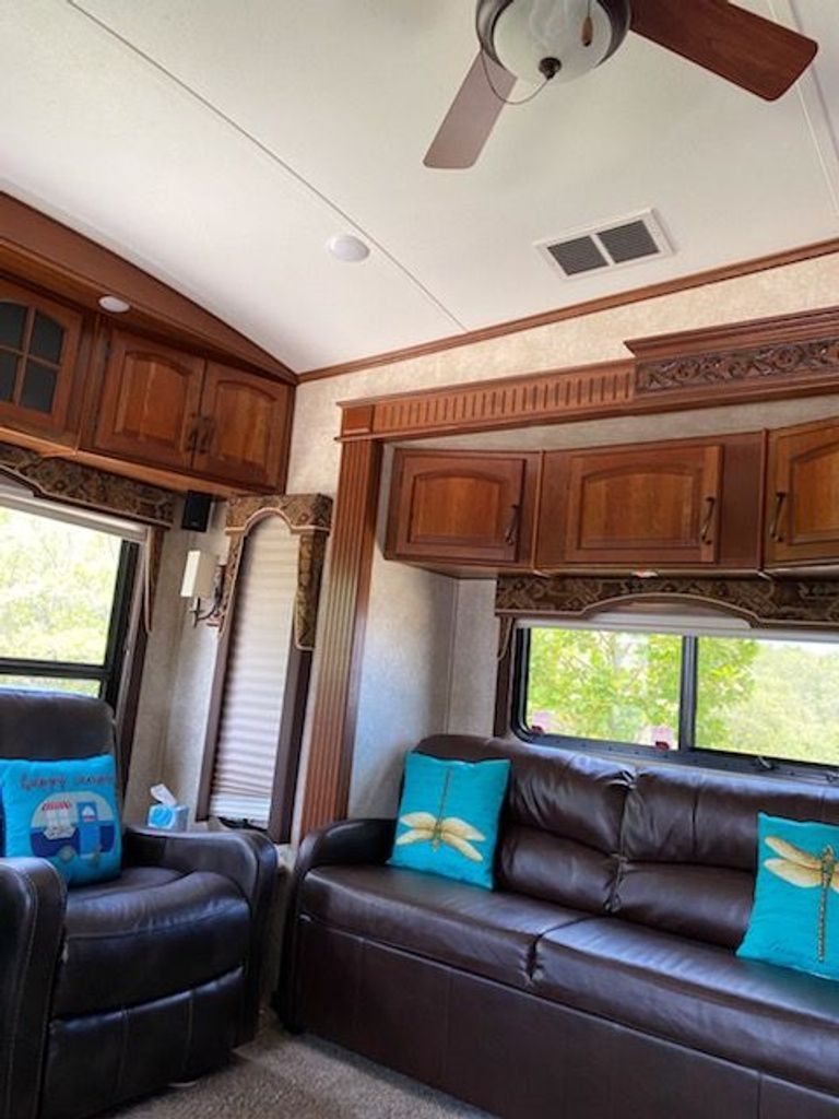 ユウ 2013 Keystone Montana Hickory 3100RL - National Vehicle