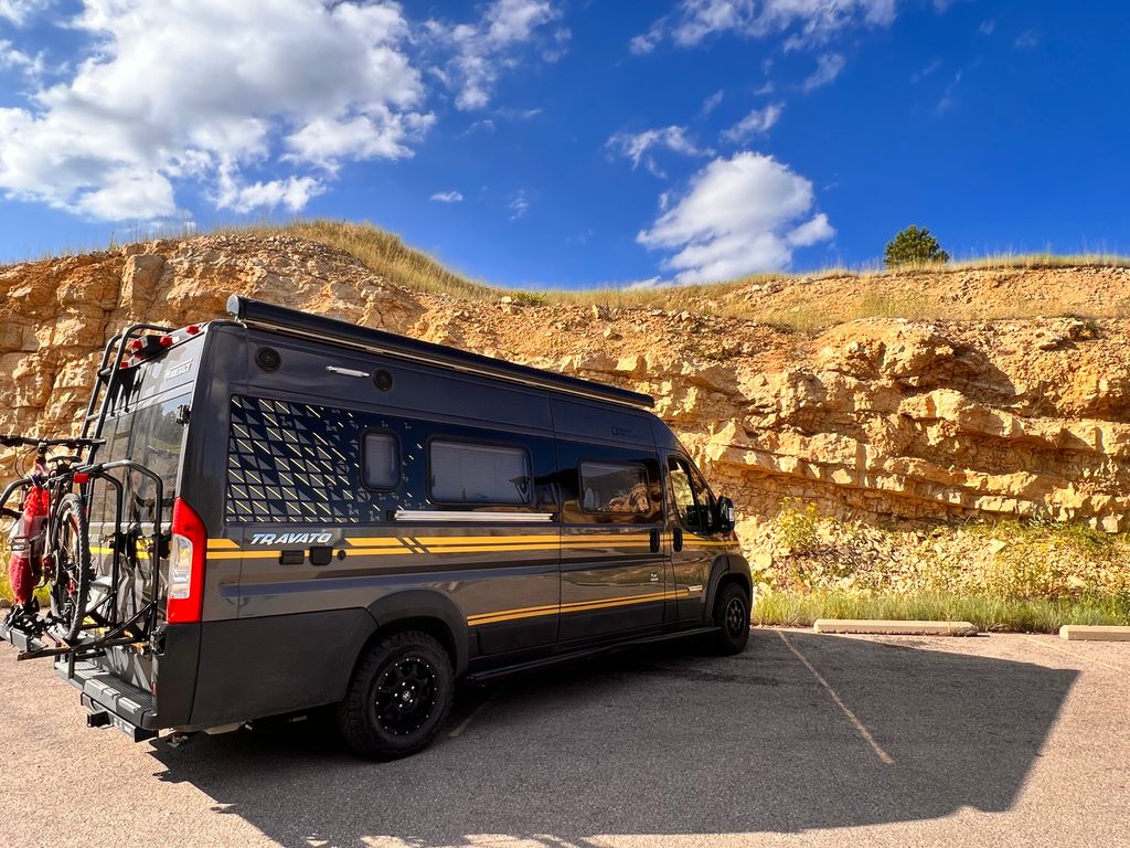 シオン 2020 Winnebago Travato 59KL - National Vehicle