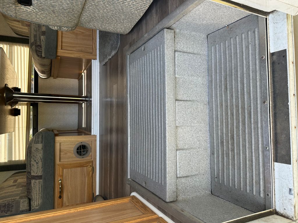 2001 Fleetwood Jamboree 24D - National Vehicle