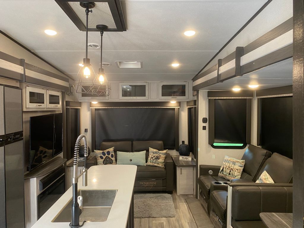2021 Keystone Sprinter Limited 3570LFT - National Vehicle