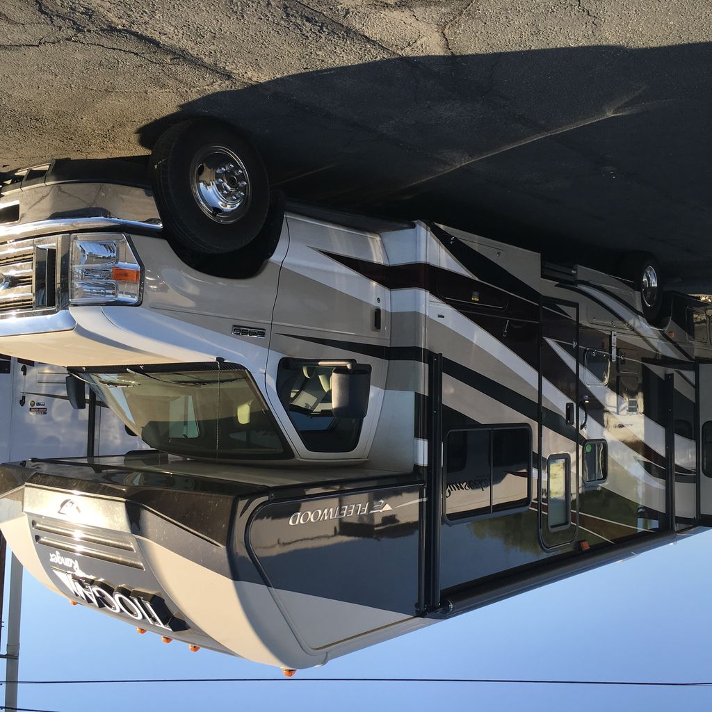 2013 Fleetwood Tioga 31M - National Vehicle