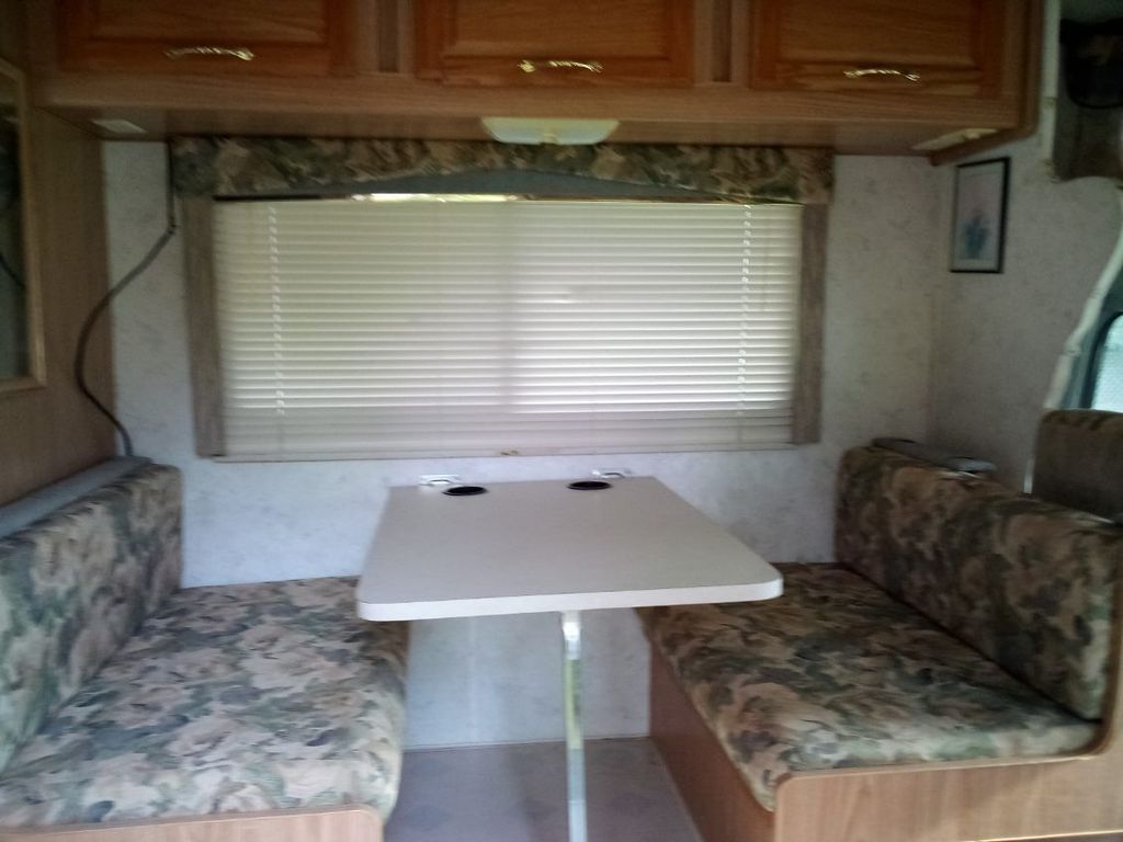 2001 Fleetwood Jamboree 24D - National Vehicle