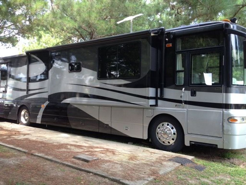 2004 Winnebago Ultimate Freedom 40KD - National Vehicle