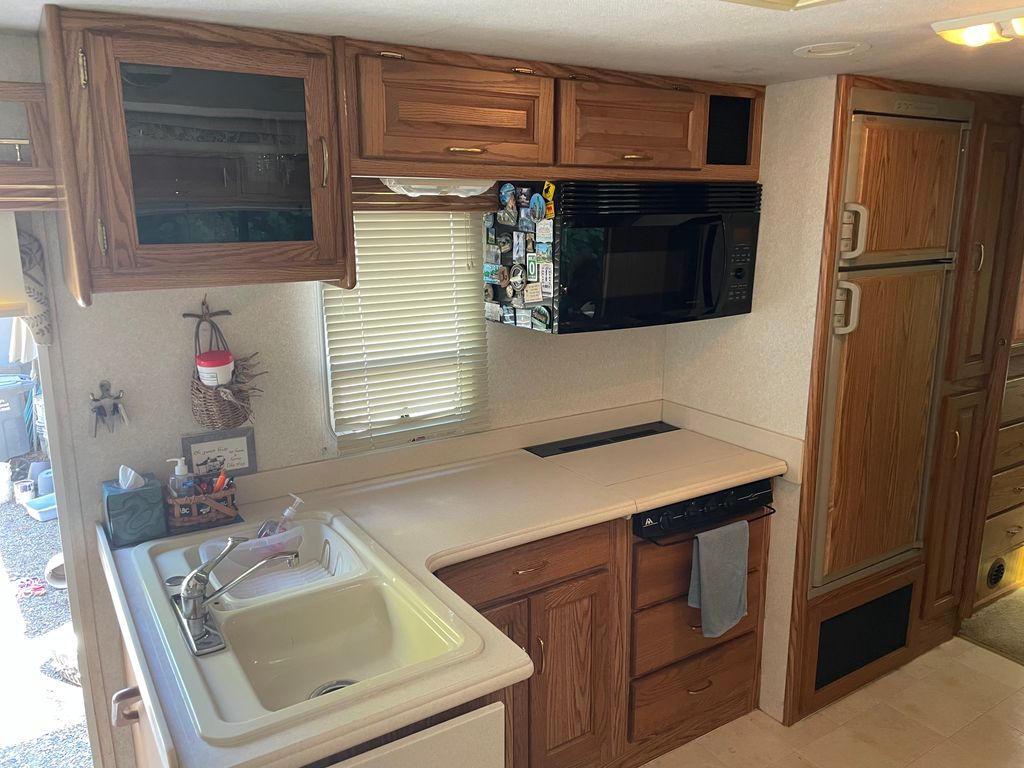 2002 National RV Sea Breeze 8341LX - National Vehicle