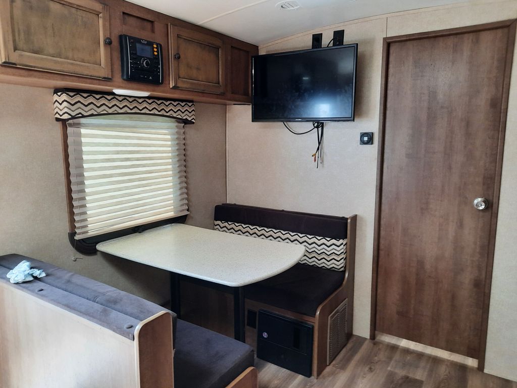 2015 Cruiser RV Viewfinder 24SD National Vehicle