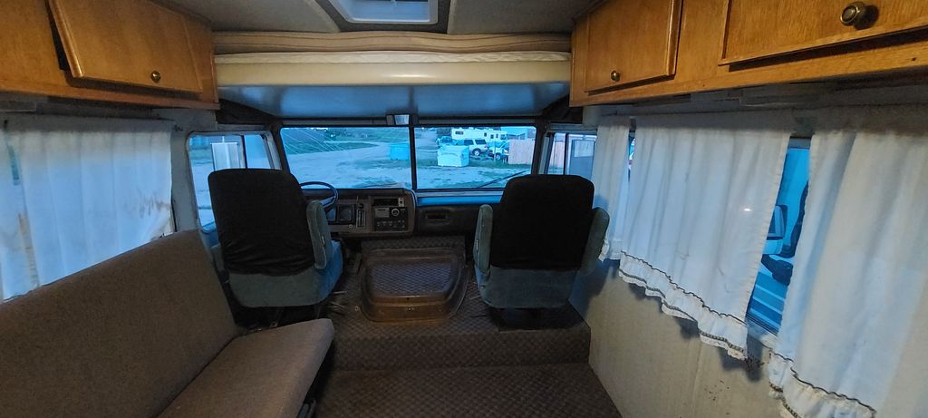 1977 Concord 813 - National Vehicle