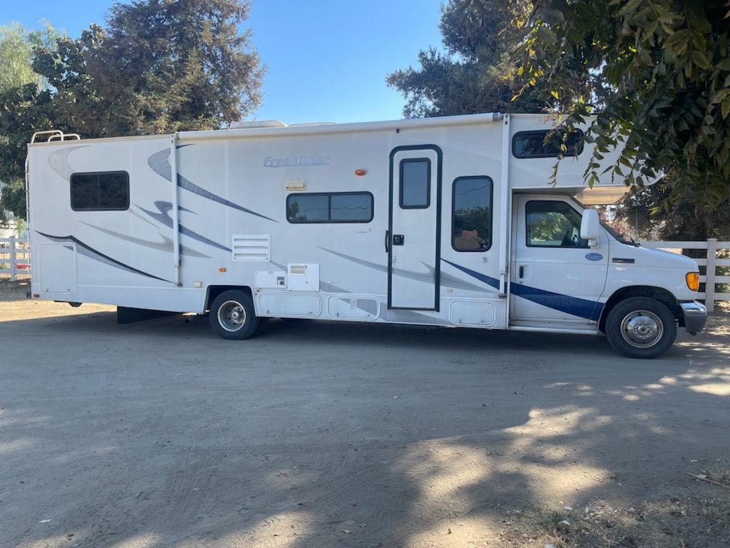 2008 Coachmen Freelander 3150SS - National Vehicle