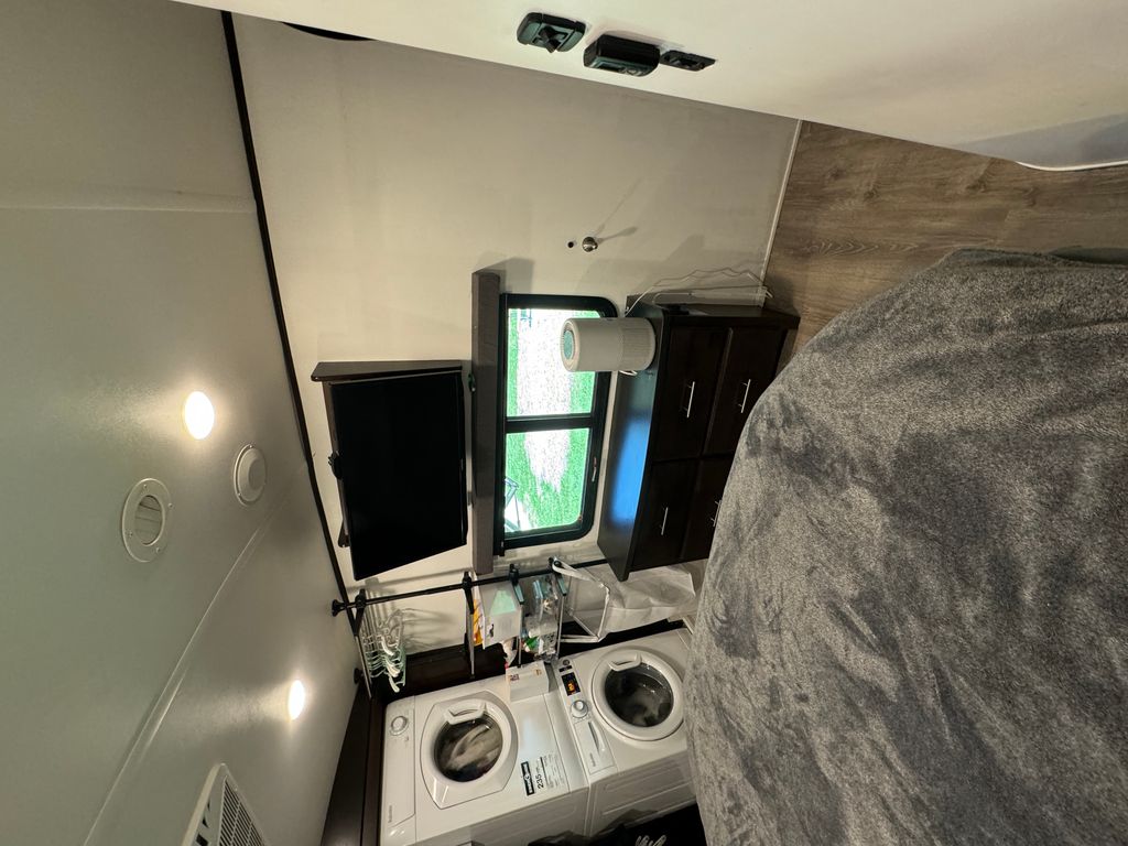 2018 Jayco North Point 377RLBH - National Vehicle