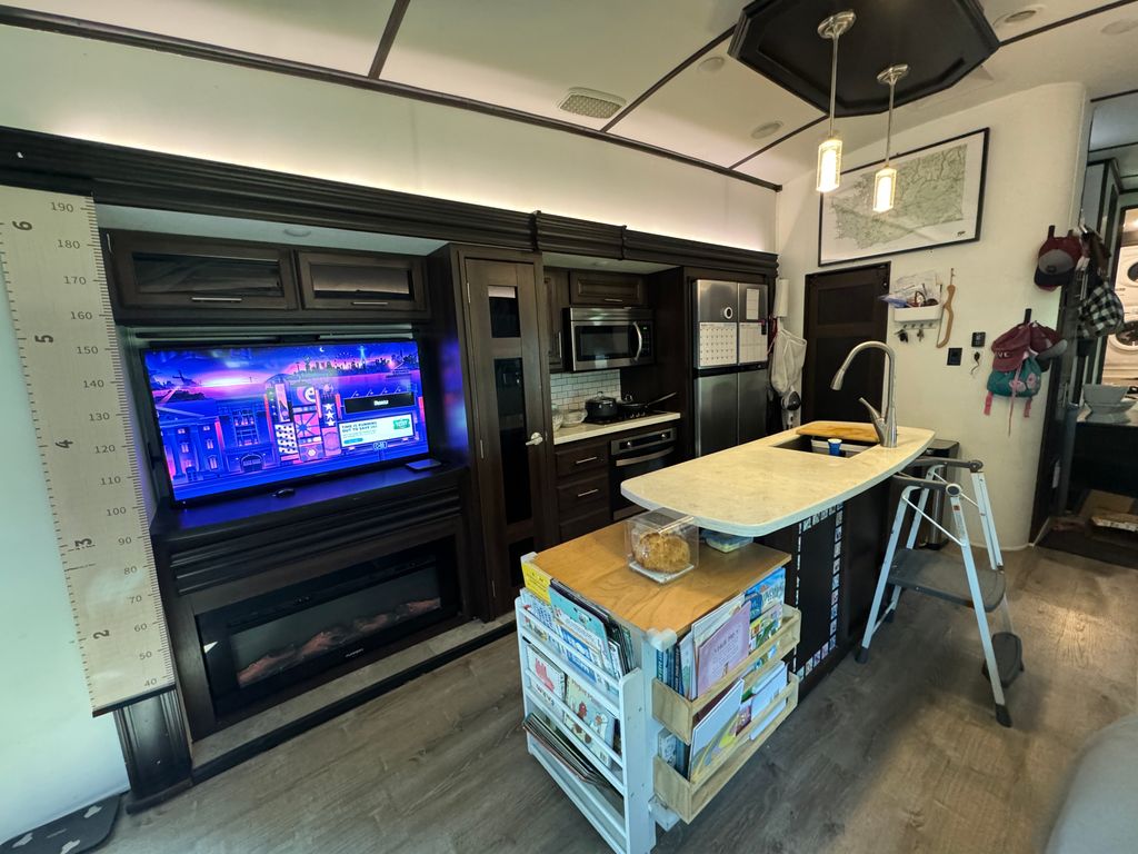 2018 Jayco North Point 377RLBH - National Vehicle