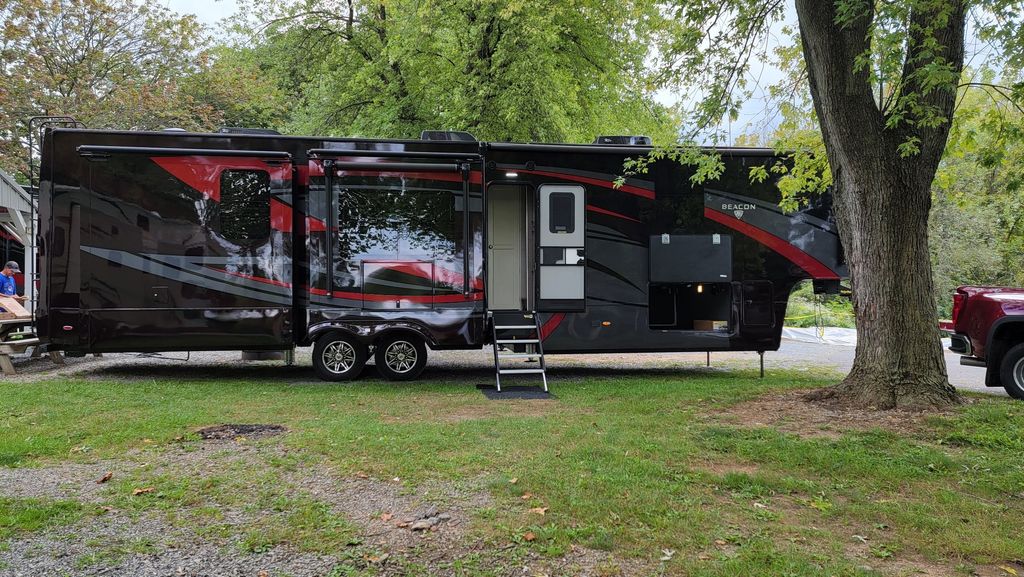 ＹＳ 2022 Vanleigh Beacon 41LKB - National Vehicle