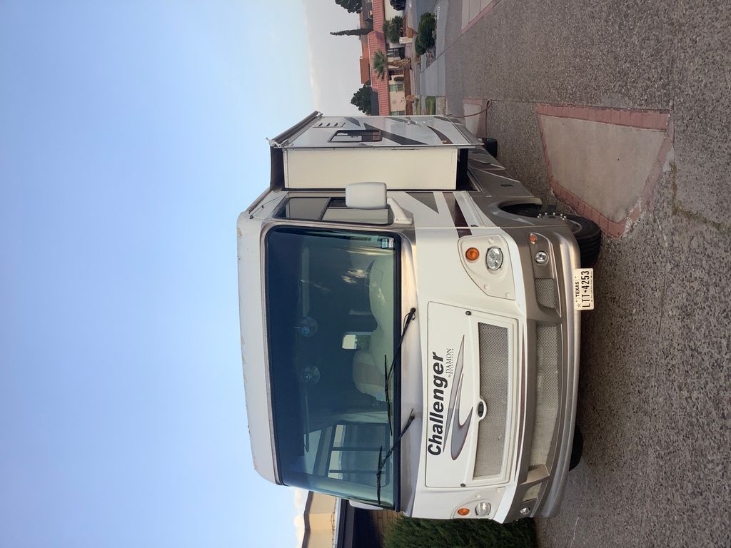 2007 Damon Challenger 377 - National Vehicle