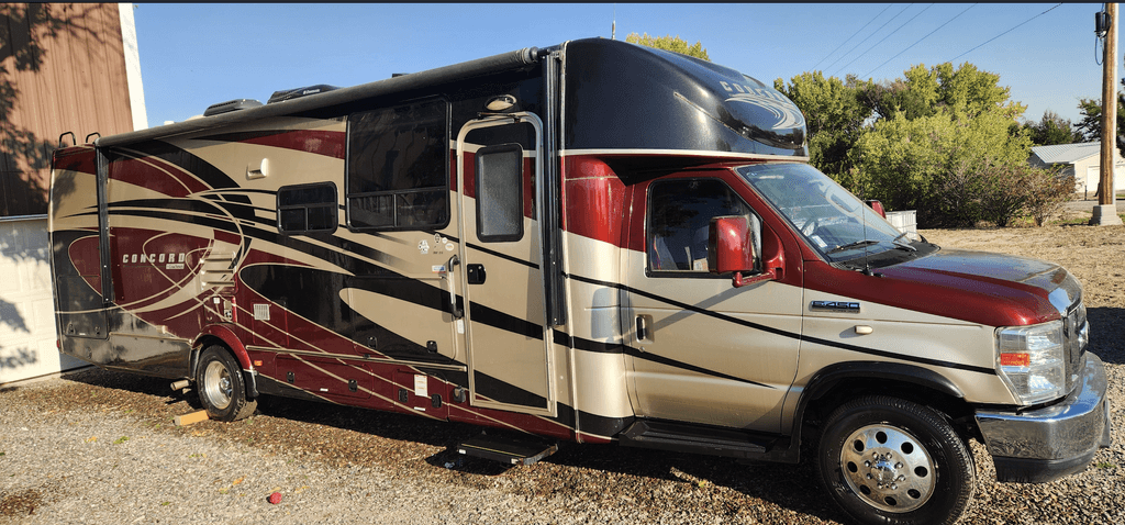 nホーム 2015 Coachmen Concord 300DS - National Vehicle