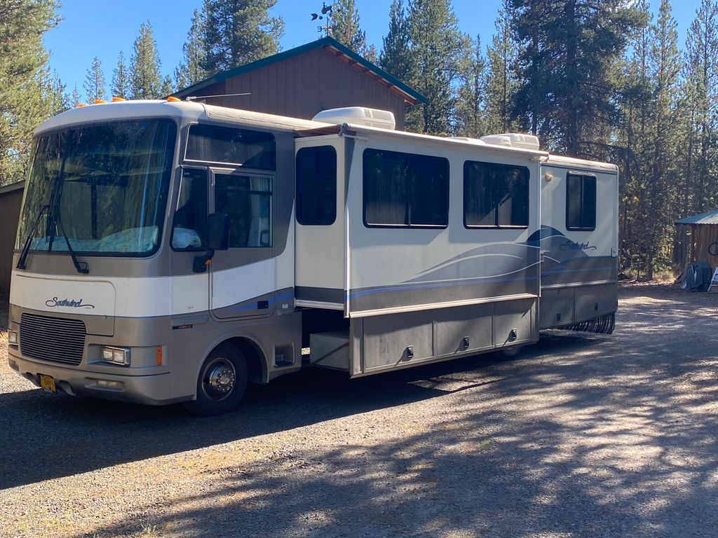 1998 Fleetwood Southwind 32V - National Vehicle