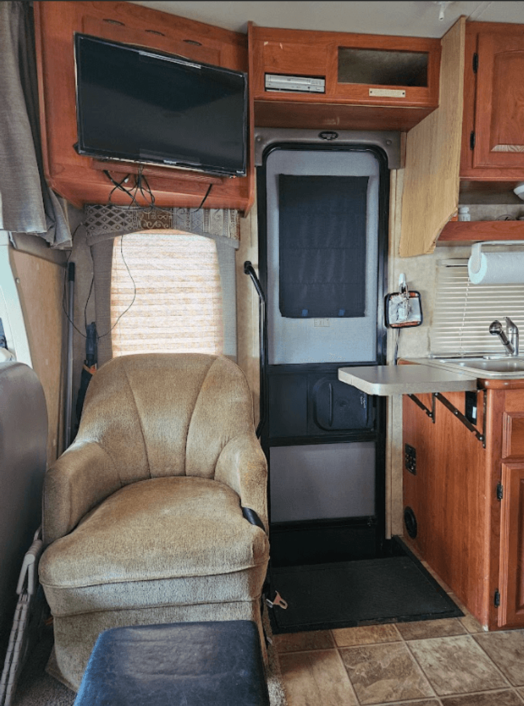2008 Coachmen Freedom Express 31SS - National Vehicle