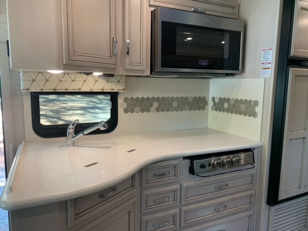 2022 Newmar Bay Star 3124 - National Vehicle