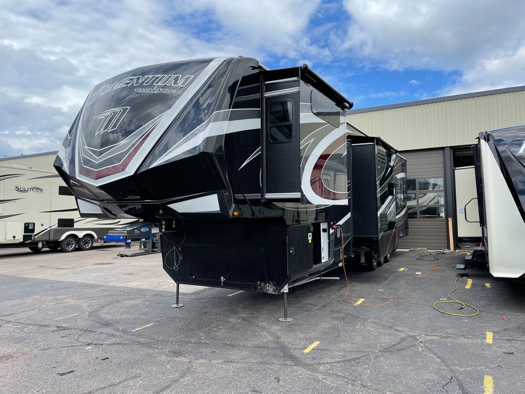 アリア 2021 Grand Design Momentum 397TH - National Vehicle