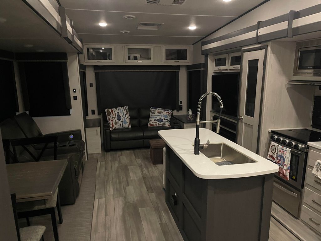 2021 Keystone Sprinter Limited 3190RLS - National Vehicle
