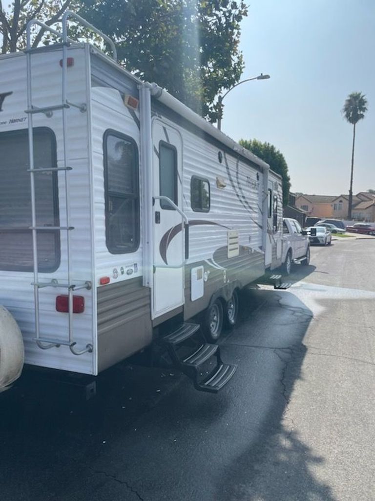 2013 Keystone Cougar 27RLSWE National Vehicle