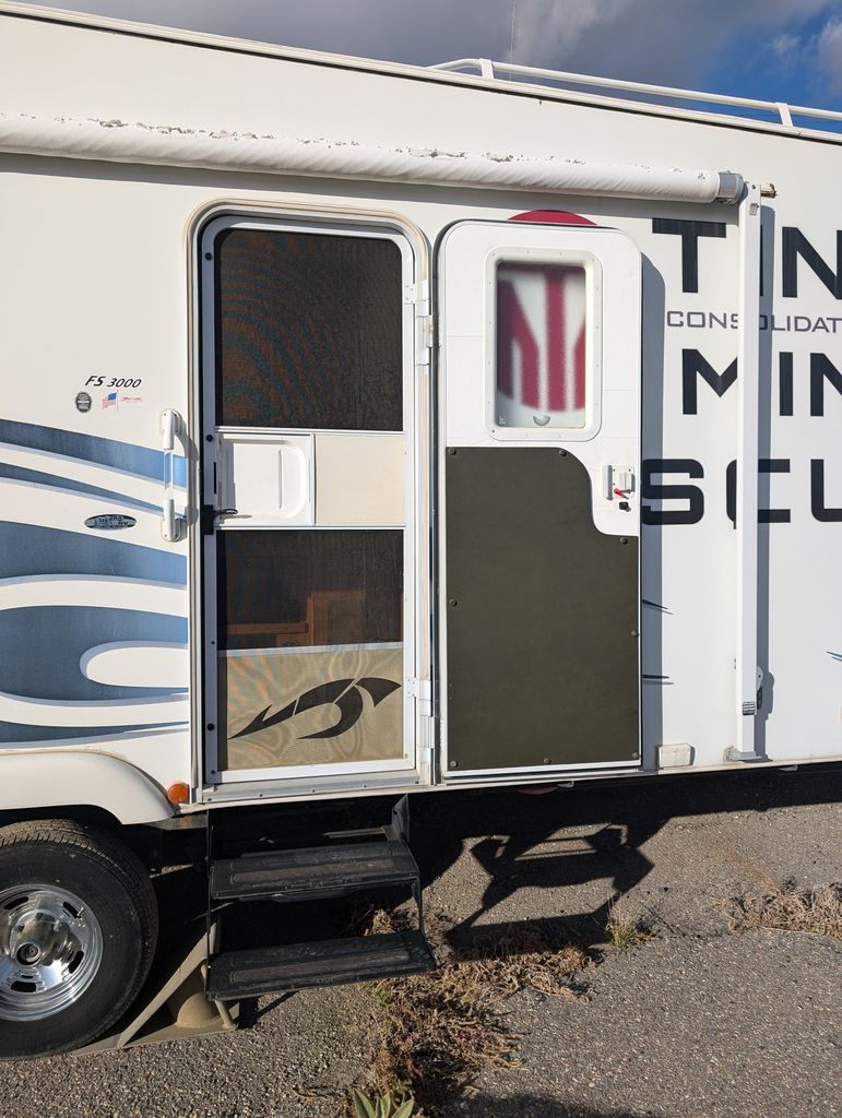 2007 Weekend Warrior Super Lite 2300 FS - National Vehicle