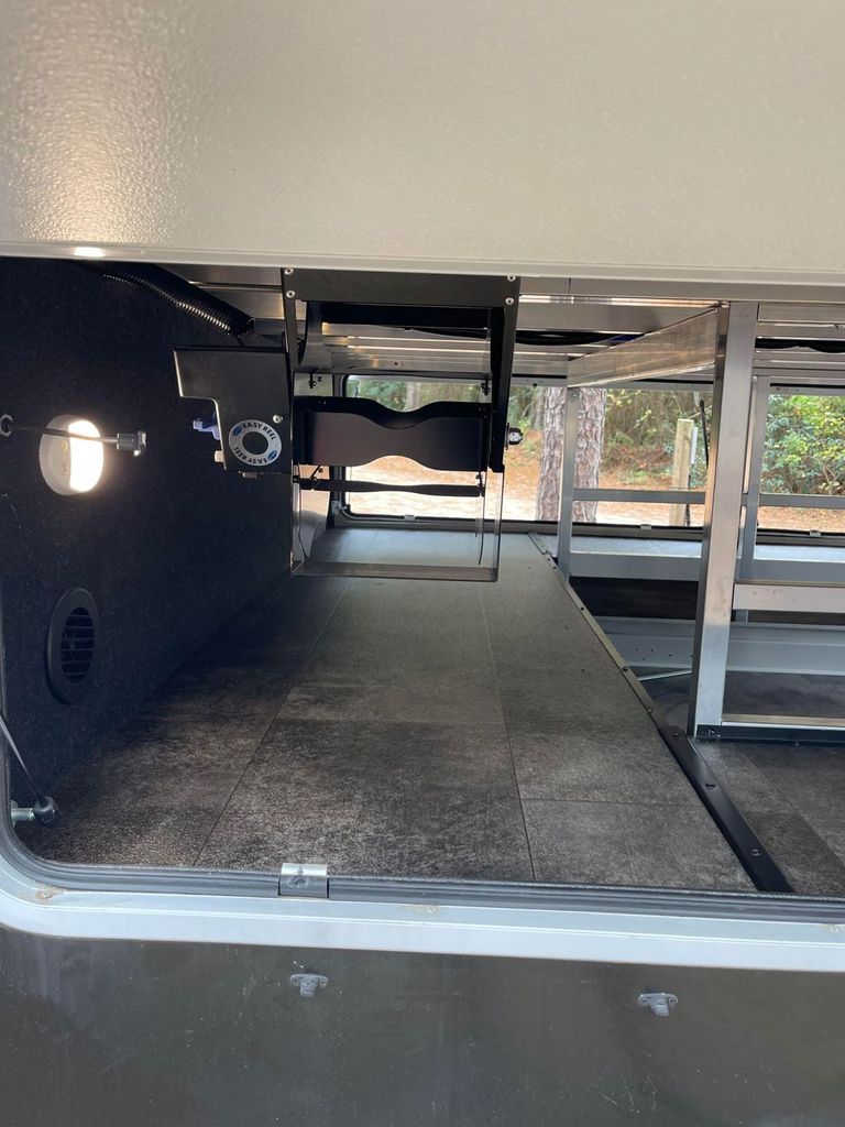 バハマ 2023 Grand Design Solitude 390RK - National Vehicle