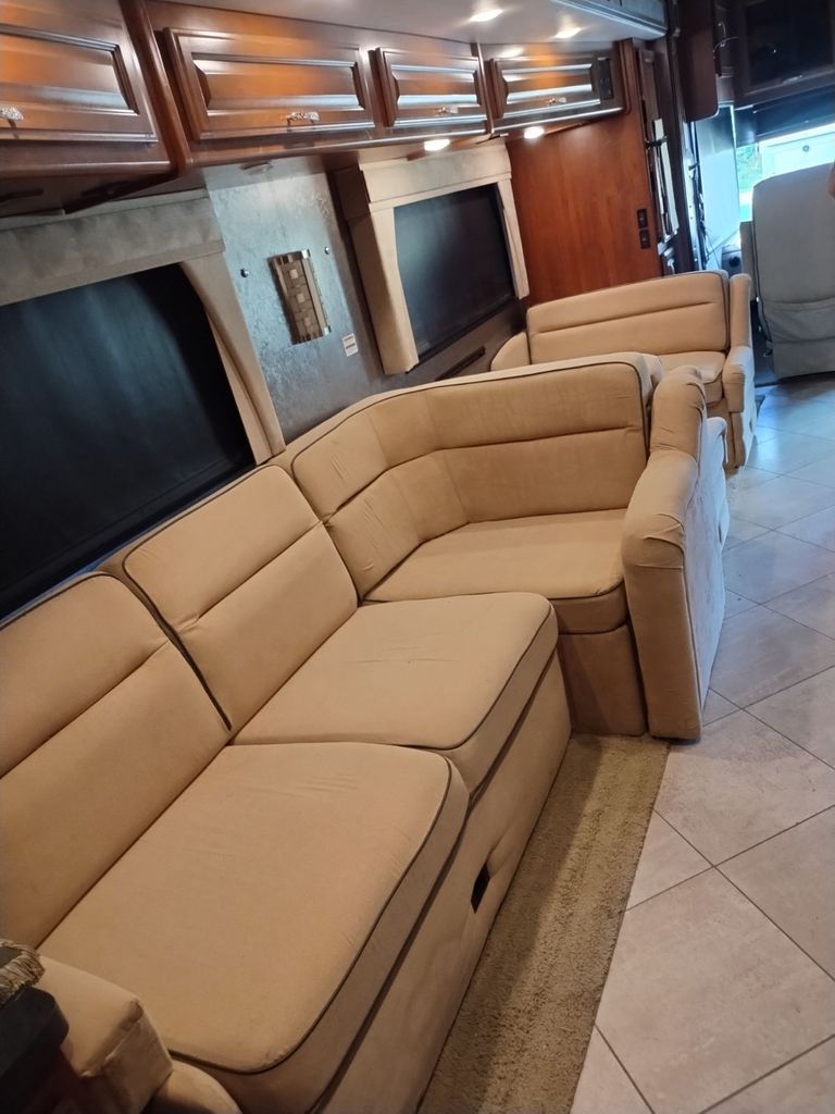 テレビ 2015 Fleetwood Bounder 33C - National Vehicle
