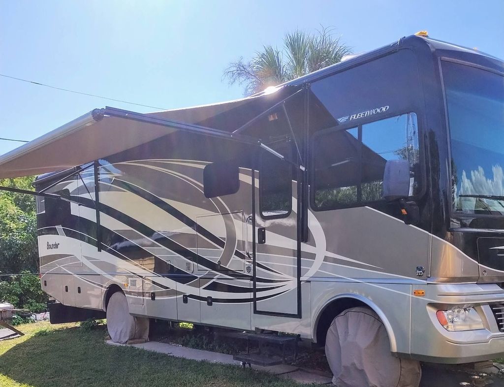 ＴＫ 2015 Fleetwood Bounder 33C - National Vehicle