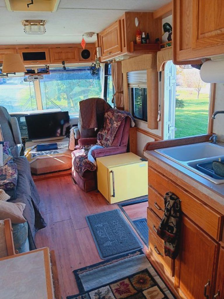 1997 Georgie Boy Cruise Master 3515DS - National Vehicle