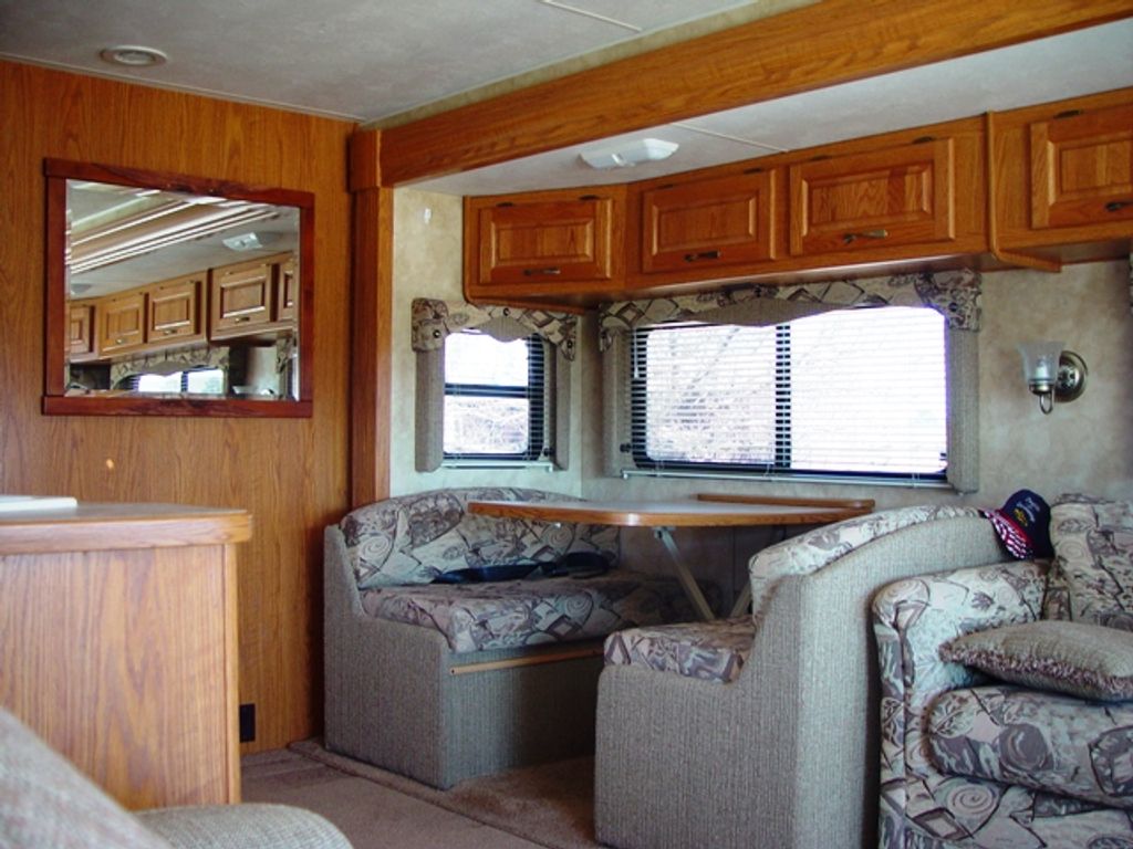 2006 Damon Daybreak 3276 - National Vehicle