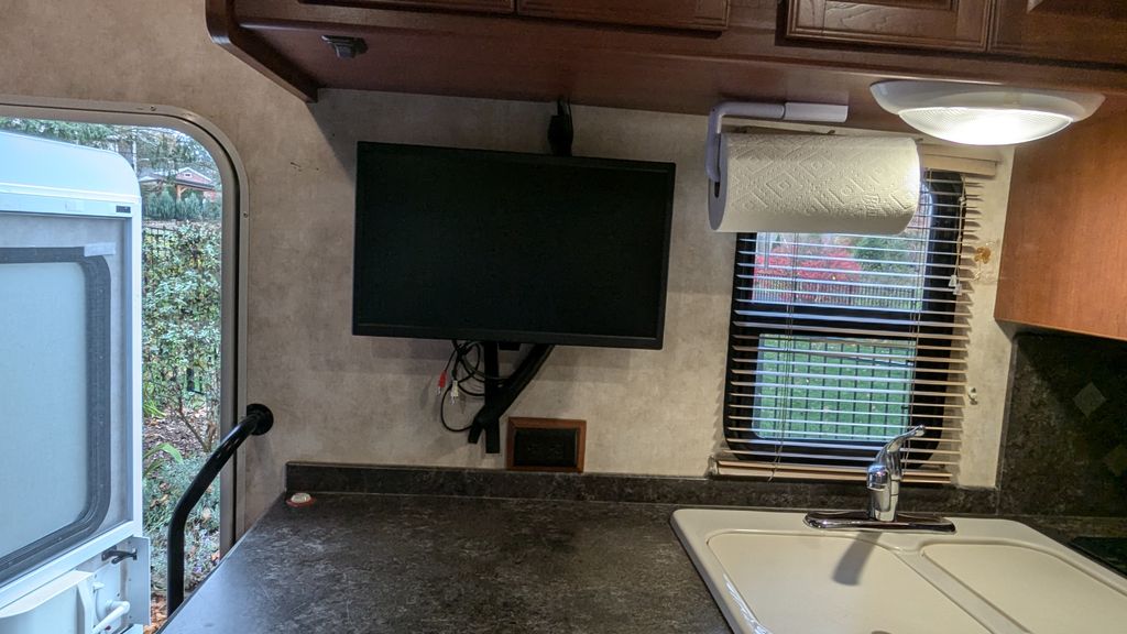 2013 Winnebago Chalet 26QR - National Vehicle