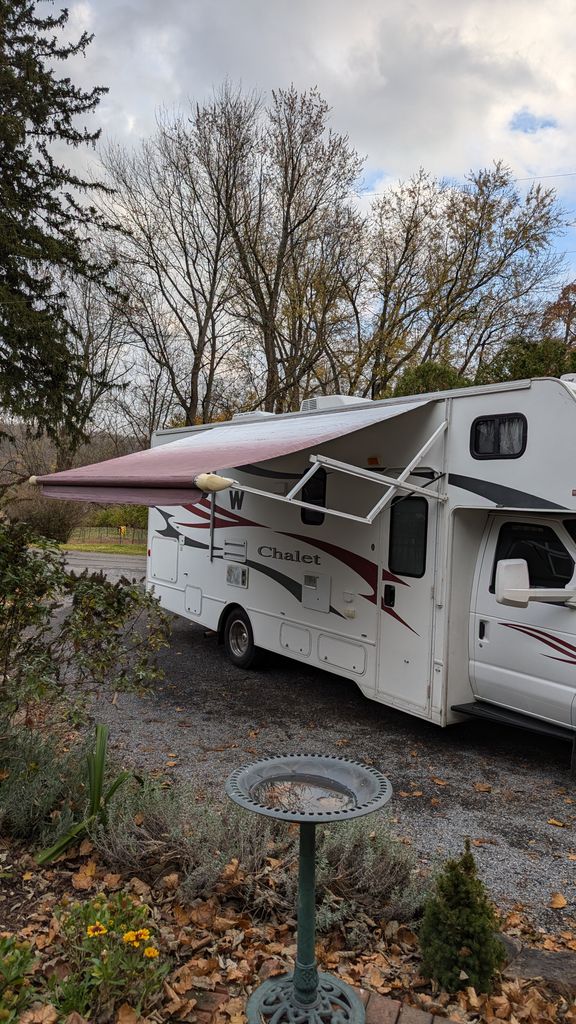 【M】 2013 Winnebago Chalet 26QR - National Vehicle