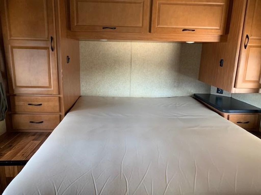 2017 Thor Motor Coach Majestic 28A - National Vehicle