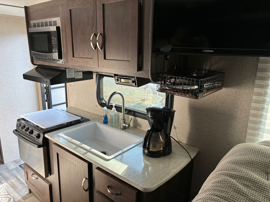 2018 Keystone Outback Ultra-Lite 240URS - National Vehicle