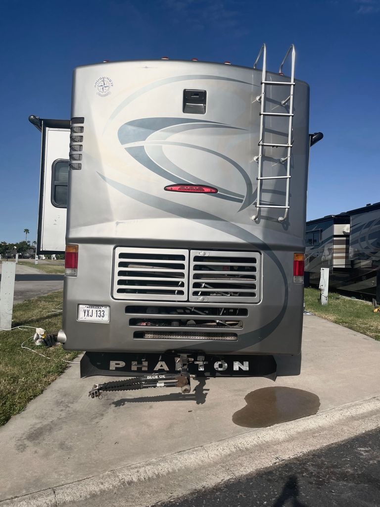 2007 Tiffin Motorhomes Phaeton 40QDH - National Vehicle