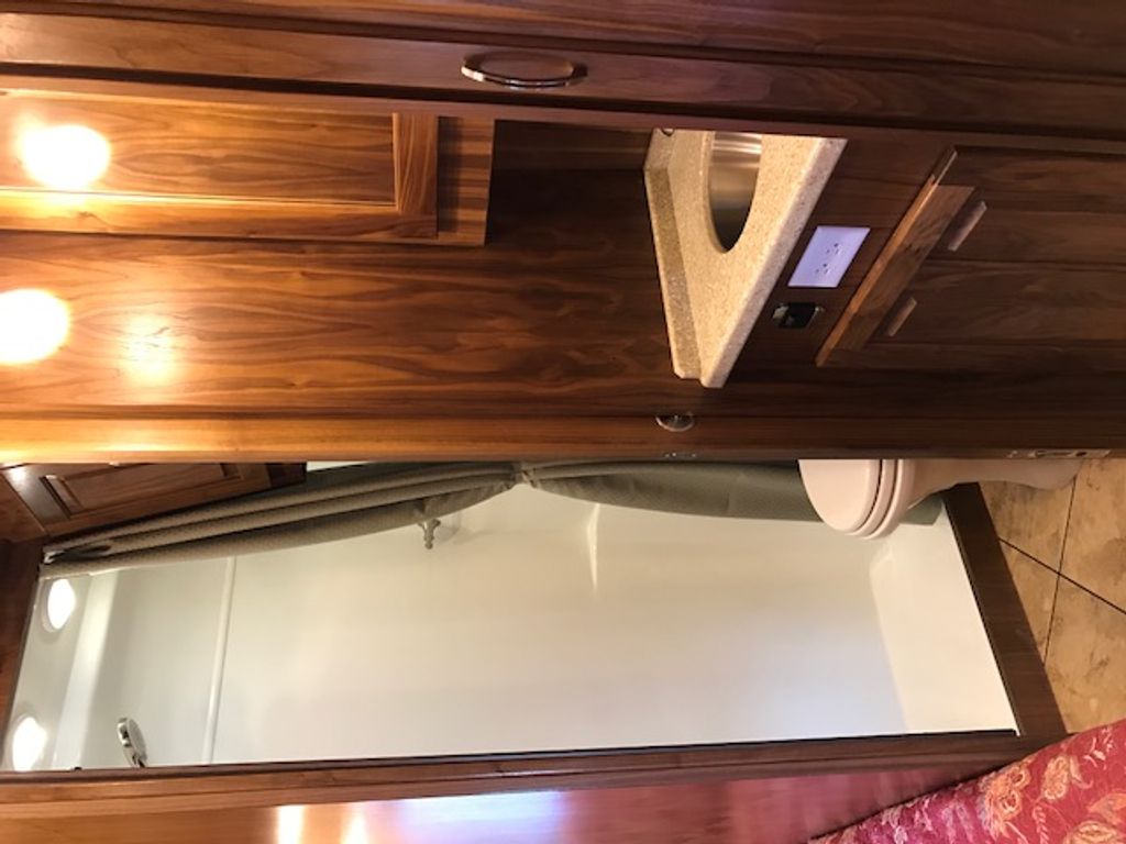 2015 Born Free Splendor Royal Rear Side Bed F550 6.7 Liter Turbo