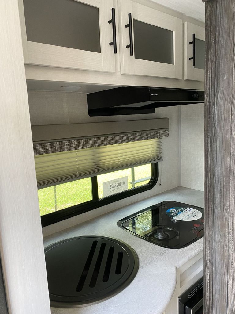 ホリデー 2022 Forest River R-Pod 202 - National Vehicle