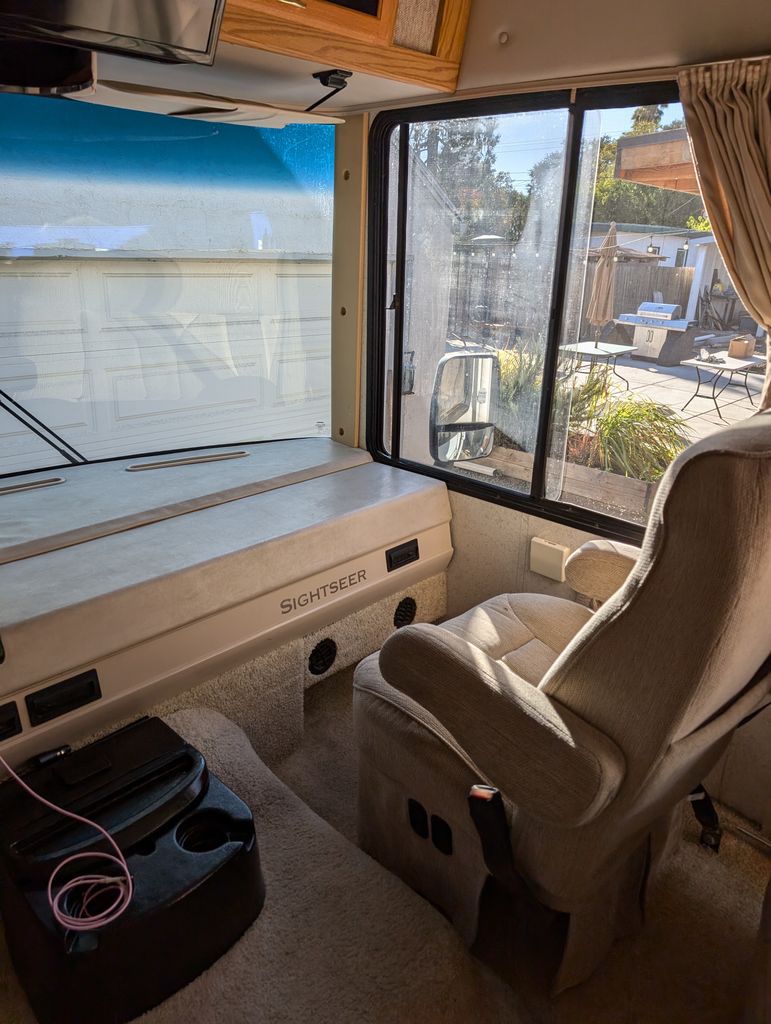 2002 Winnebago Sightseer 27C - National Vehicle