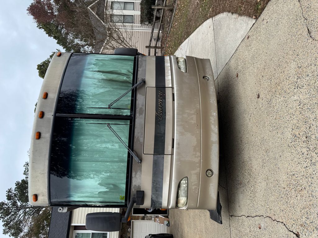 SSS  2004 Winnebago Journey 32T - National Vehicle
